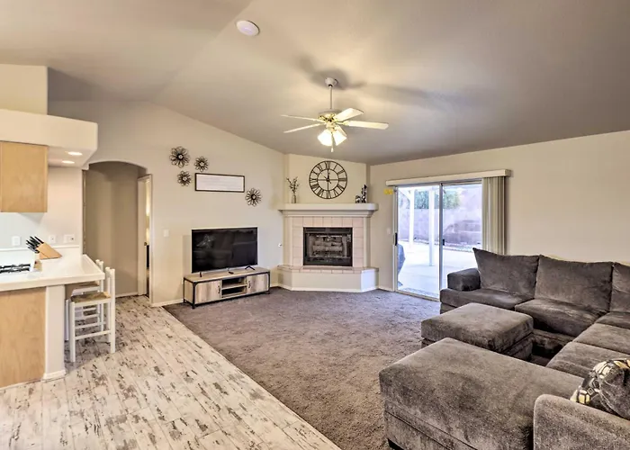 Holiday home Mohave W/ Hot Tub: 4 Mi To Co River! Fort Mohave