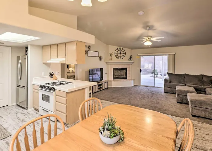 Holiday home Mohave W/ Hot Tub: 4 Mi To Co River!