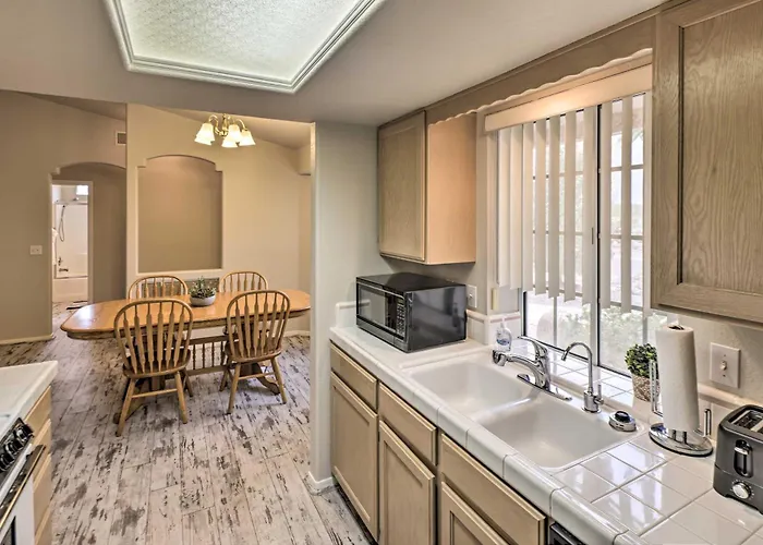 Mohave W/ Hot Tub: 4 Mi To Co River! Holiday home
