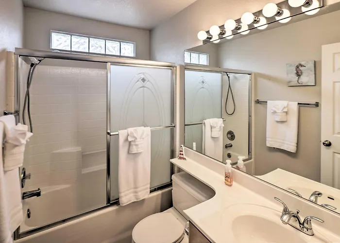 Holiday home Mohave W/ Hot Tub: 4 Mi To Co River! Fort Mohave